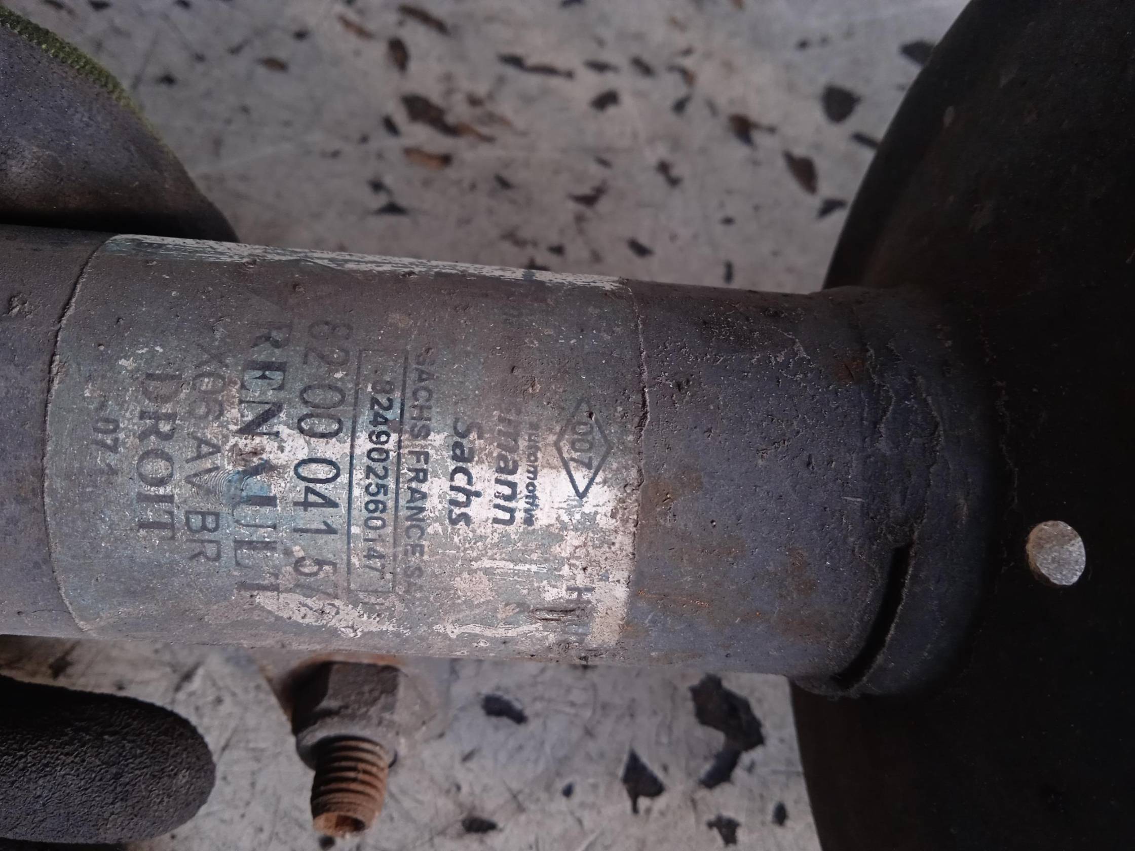 Ammortizzatore ant. dx.